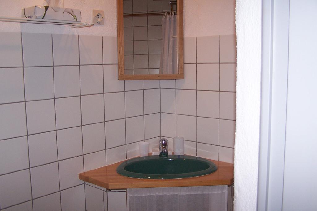Salomony Chambre D'Hotes Marcols-les-Eaux Номер фото