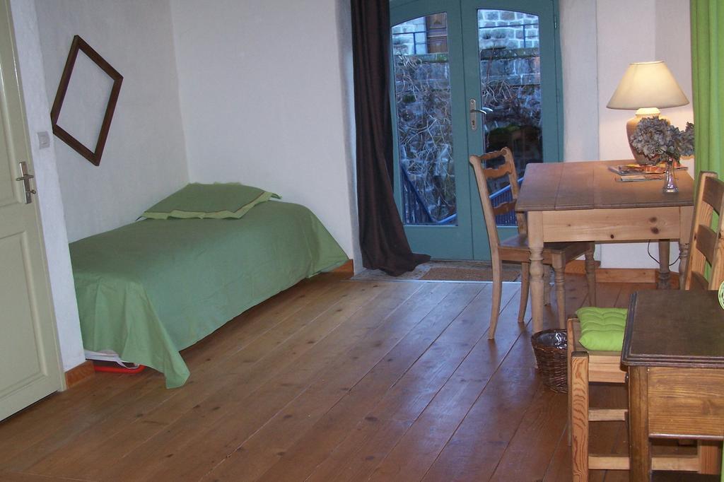 Salomony Chambre D'Hotes Marcols-les-Eaux Екстер'єр фото