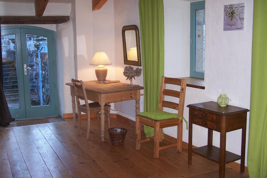 Salomony Chambre D'Hotes Marcols-les-Eaux Номер фото